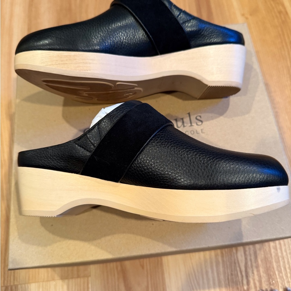 Henley Clog Gentle Souls by Kenneth Cole. Women’s black leather/suede. Size 6.5. - Picture 6 of 13